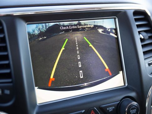 Used 2018 Jeep Grand Cherokee Overland image 10