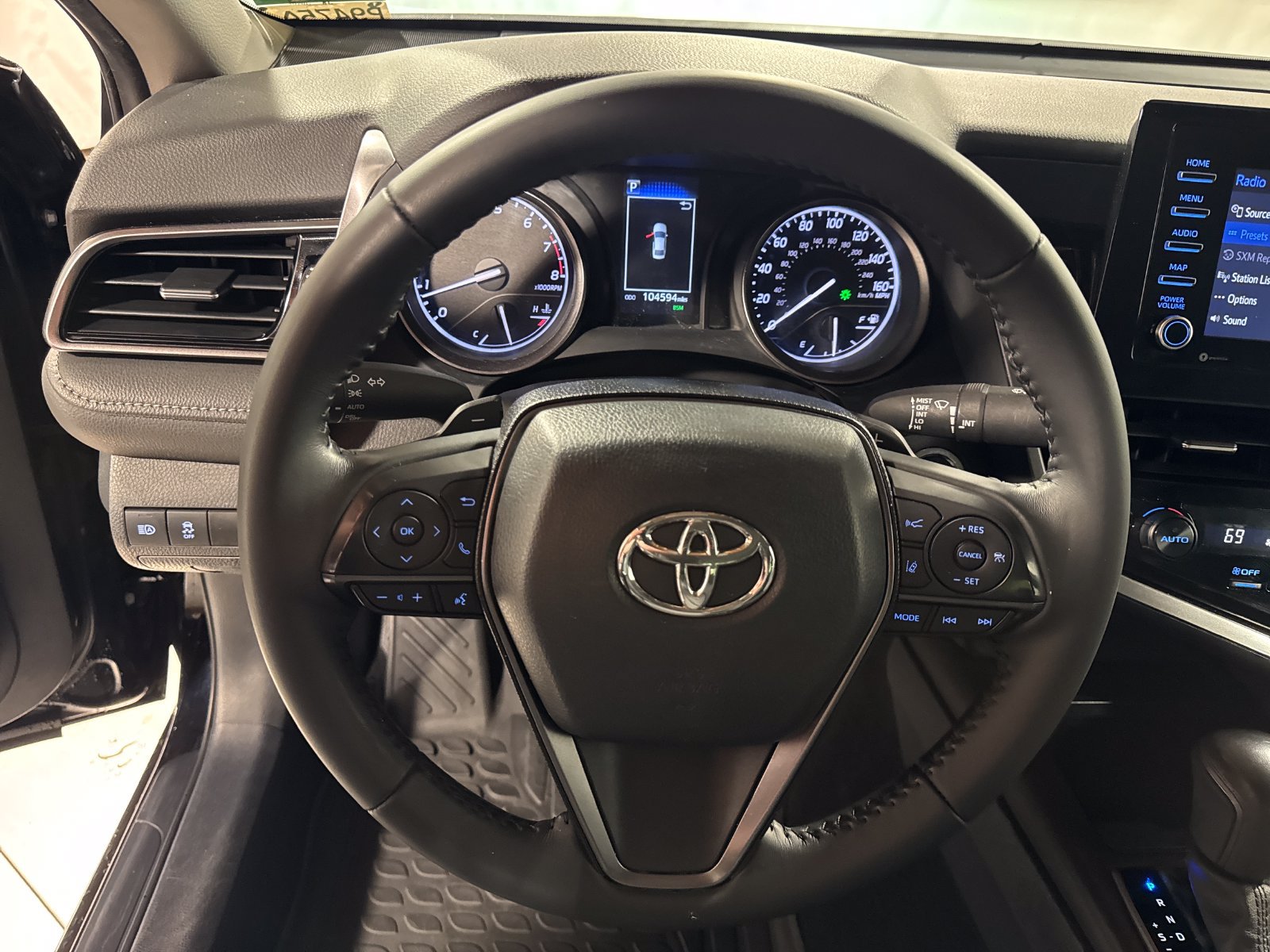 Used 2024 Toyota Camry SE w/ Convenience Package FWD image 15