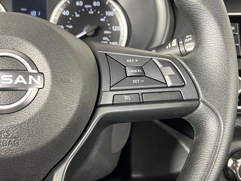 Used 2025 Nissan Kicks Play S image 10