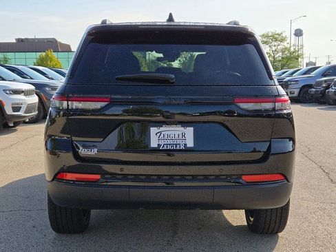 New 2025 Jeep Grand Cherokee Altitude image 14