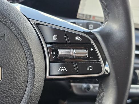 Certified 2024 Kia Seltos EX FWD image 30