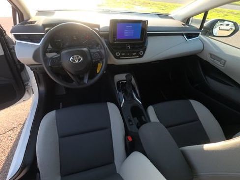Used 2024 Toyota Corolla LE FWD image 18