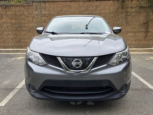 Used 2019 Nissan Rogue Sport S image 2