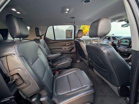 Used 2018 Chevrolet Traverse RS image 17