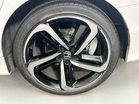 Used 2019 Honda Accord Sport image 11