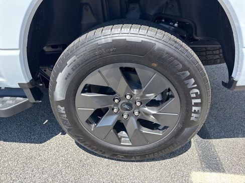 New 2025 Ford F150 Lightning Lariat image 7