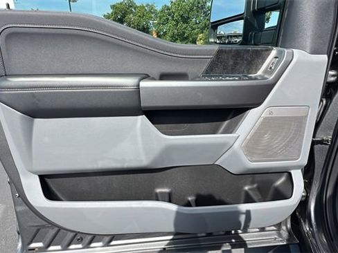 New 2025 Ford F250 XLT w/ Black Appearance Package image 18