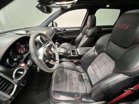 Used 2016 Porsche Cayenne GTS image 27