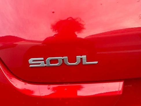 Certified 2023 Kia Soul LX w/ LX Technology Package image 9