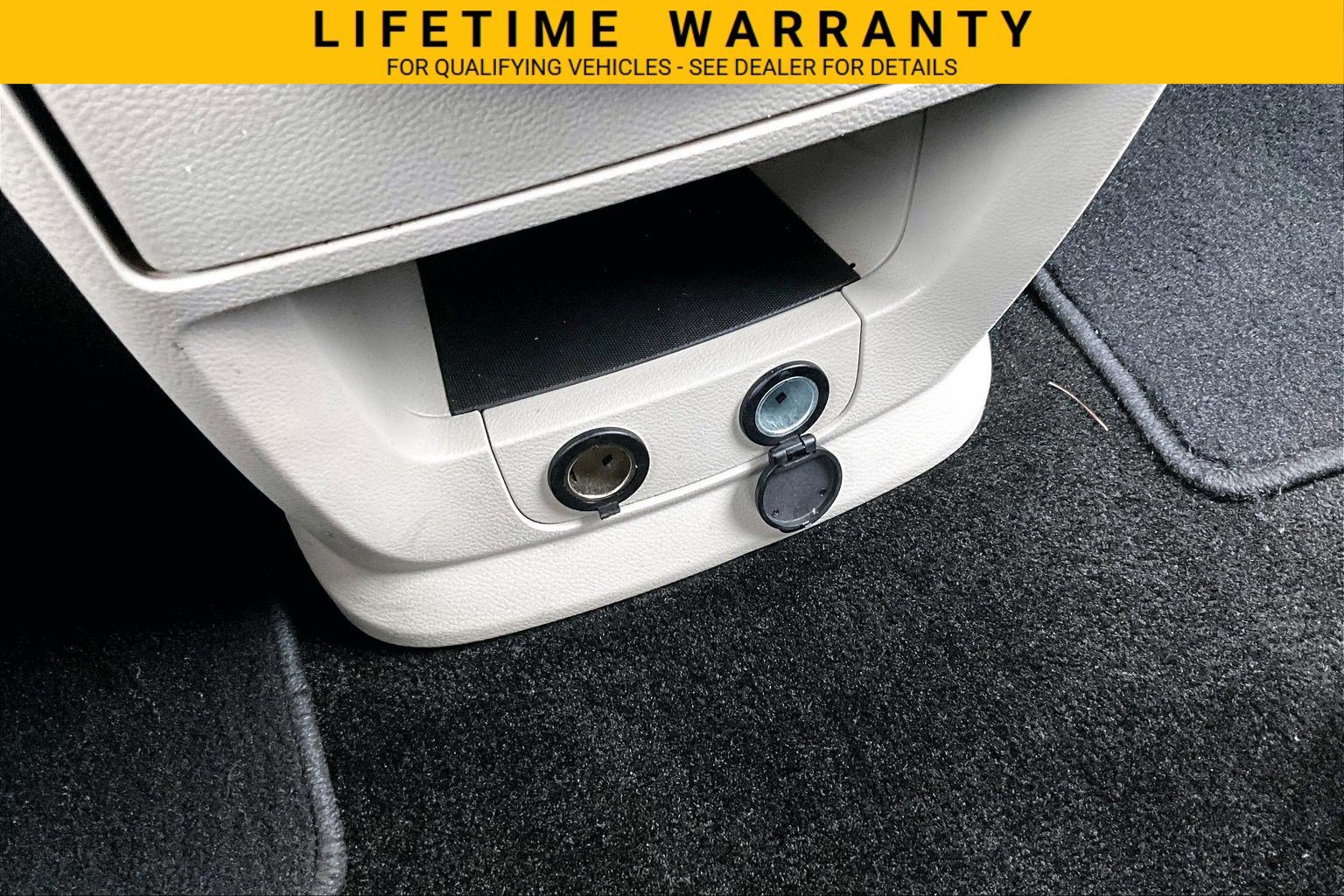 Used 2018 Dodge Grand Caravan SE FWD image 29