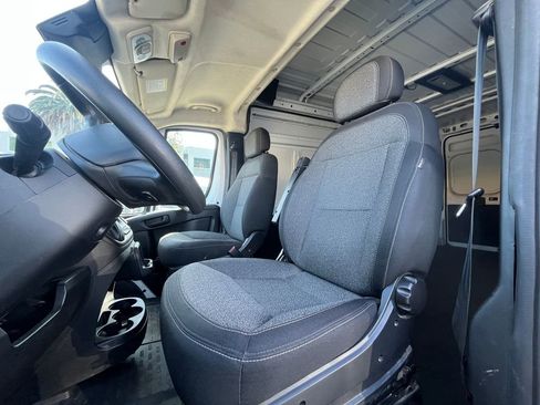 Used 2024 RAM ProMaster 2500 w/ Convenience Group FWD image 14