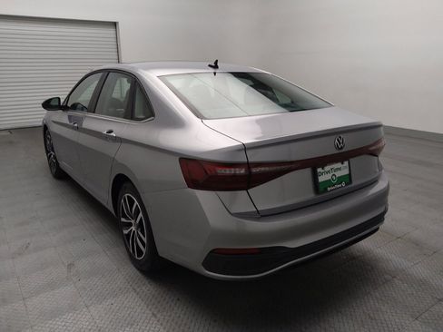 Used 2025 Volkswagen Jetta SE FWD image 5