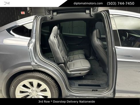 Used 2018 Tesla Model X 75D image 21