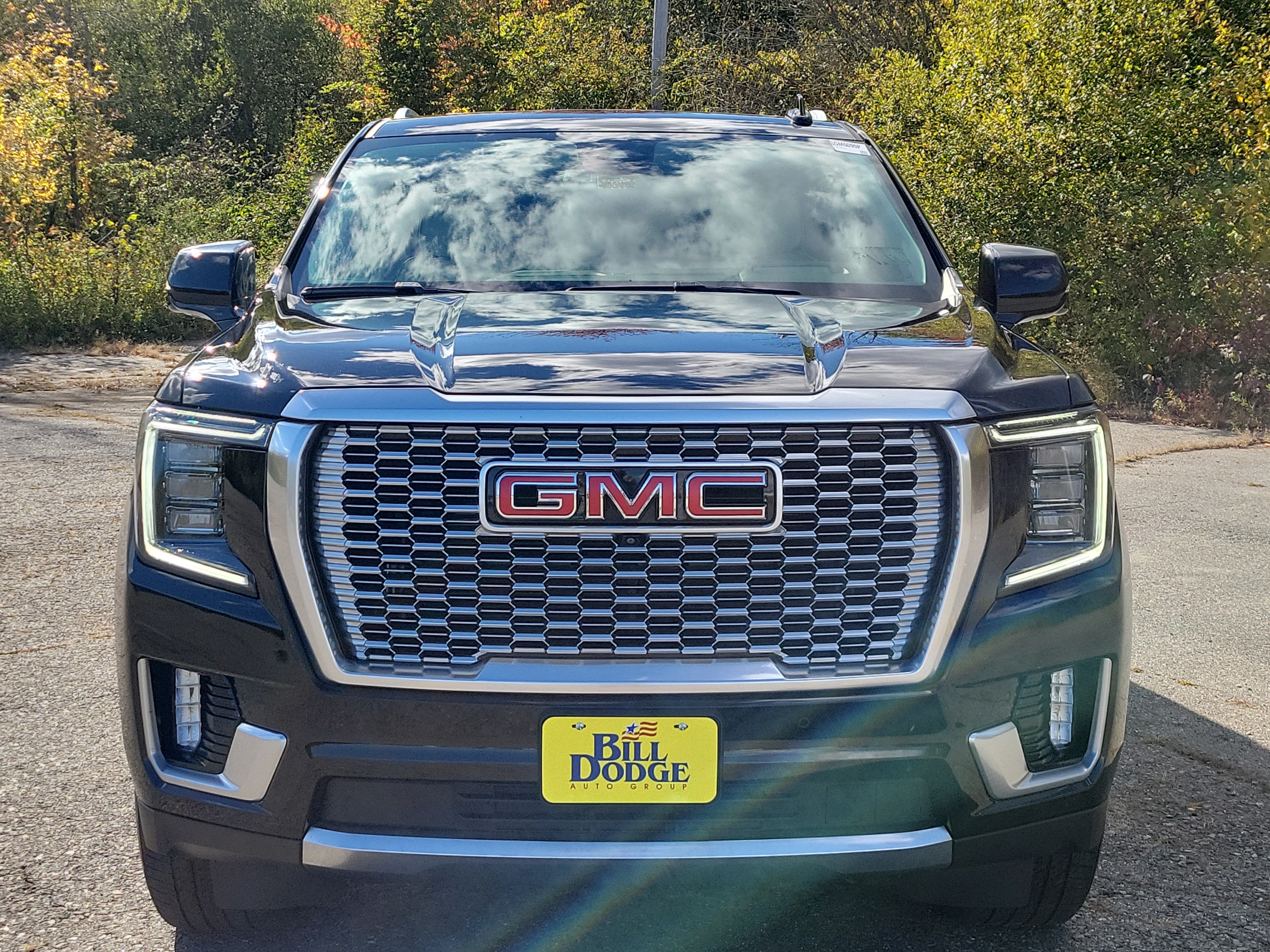 Used 2023 GMC Yukon Denali AWD/4WD image 2