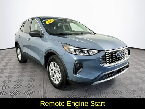 Used 2023 Ford Escape Active AWD/4WD image 3