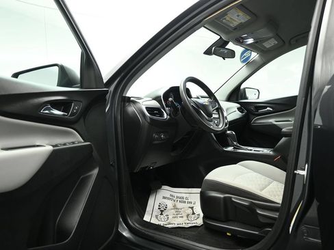 Used 2019 Chevrolet Equinox LS AWD/4WD image 9