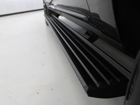 Used 2023 Cadillac Escalade ESV Sport Platinum w/ LPO, ONYX Package image 14