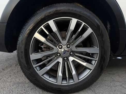 Used 2018 Ford Explorer Platinum image 50