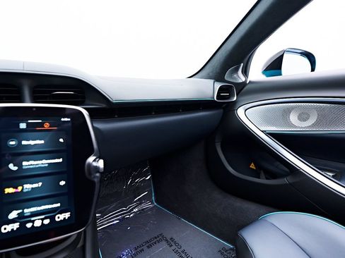 Used 2025 McLaren Artura Spider RWD image 46