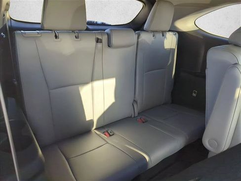 Used 2023 Toyota Highlander Platinum FWD image 27