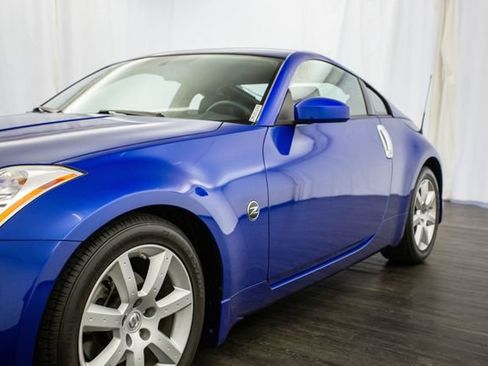 Used 2005 Nissan 350Z Coupe w/ (N93) Cargo Convenience Pkg RWD image 29