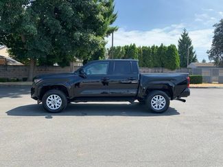 Used 2025 Toyota Tacoma SR5 AWD/4WD video 2