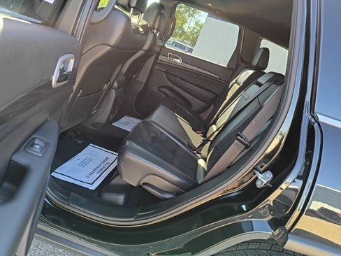 Used 2022 Jeep Grand Cherokee Laredo X image 14