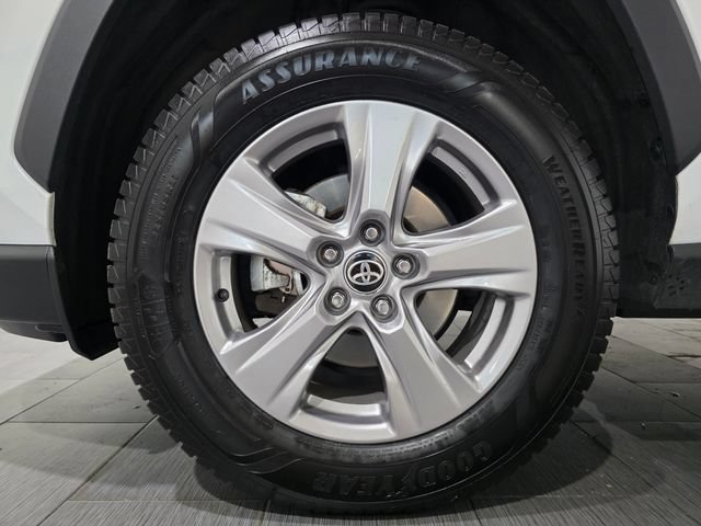Used 2025 Toyota RAV4 XLE AWD/4WD image 22
