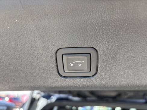 Used 2024 Chevrolet Tahoe Premier w/ Premium Package AWD/4WD image 38