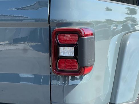 New 2026 Jeep Gladiator Rubicon w/ Steel Bumper Group AWD/4WD image 25