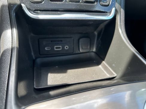 Used 2018 GMC Terrain Denali w/ Advanced Safety Package AWD/4WD image 32