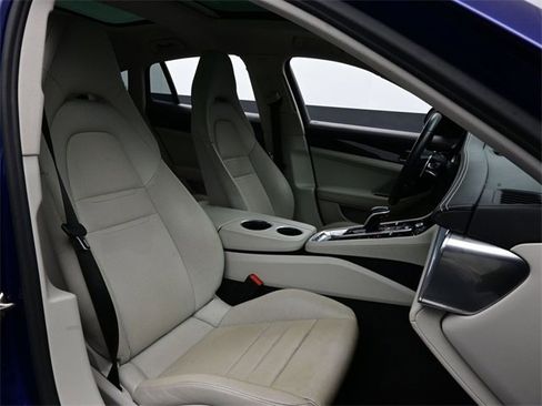Used 2023 Porsche Panamera 4S w/ Premium Package image 17