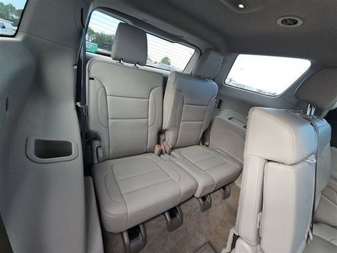 Used 2023 GMC Acadia SLT FWD image 5