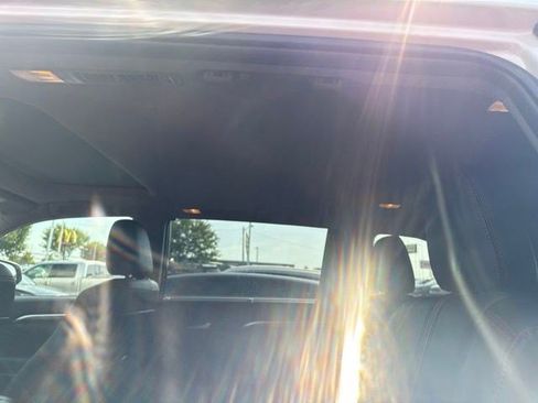 Used 2019 Toyota Highlander SE AWD/4WD image 11
