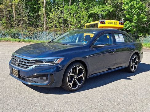 Used 2020 Volkswagen Passat 2.0T R-Line FWD image 3