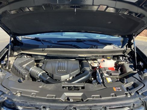 Used 2024 GMC Acadia Elevation image 35