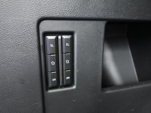 Used 2023 Ford Expedition XLT AWD/4WD image 8