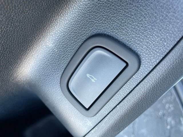 Used 2026 GMC Acadia Elevation w/ Elevation Premium Package FWD image 15