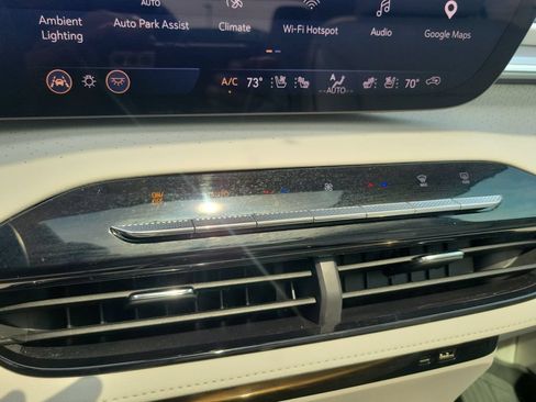 Used 2025 Buick Enclave Avenir w/ Super Cruise Package FWD image 29