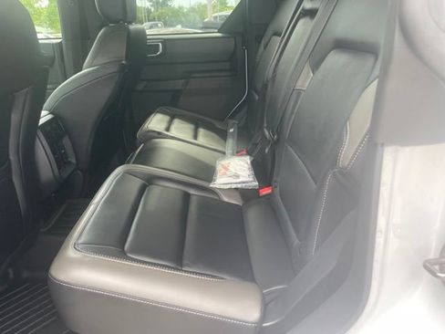 Used 2025 Ford Bronco Outer Banks AWD/4WD image 6