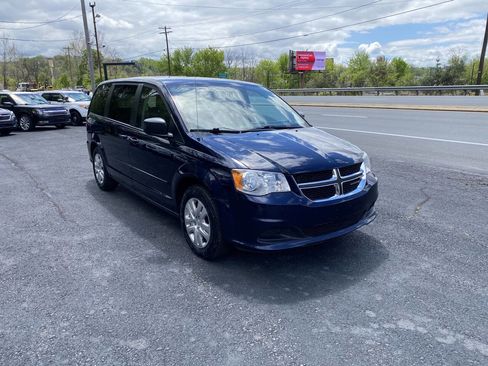 Used 2016 Dodge Grand Caravan SE w/ Quick Order Package 29E SE FWD image 4