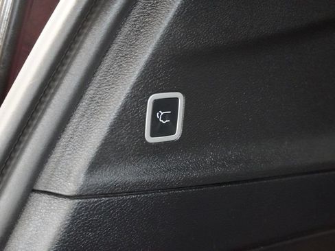 Used 2019 Chrysler Pacifica Touring Plus w/ S Appearance Package FWD image 10