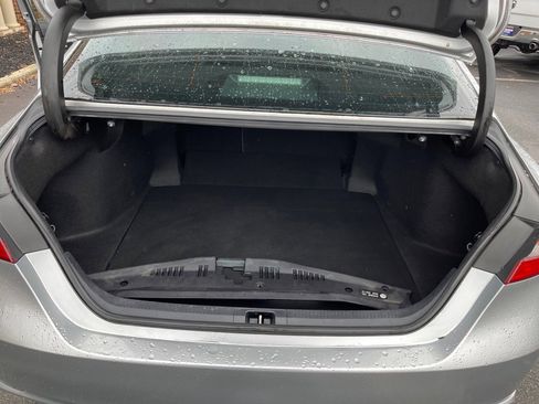 Used 2020 Toyota Camry SE image 12