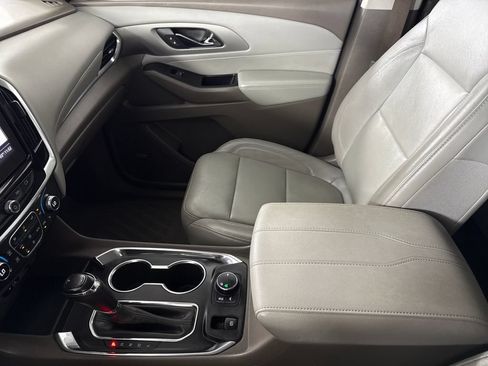 Used 2020 Chevrolet Traverse LT w/ LT Premium Package FWD image 20