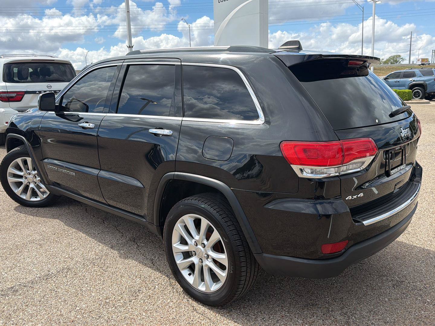 Used 2017 Jeep Grand Cherokee Limited w/ Luxury Group II AWD/4WD image 5