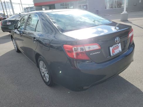 Used 2012 Toyota Camry LE image 3