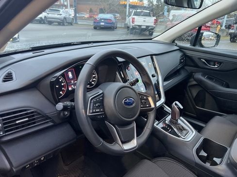 Used 2025 Subaru Outback Premium image 7