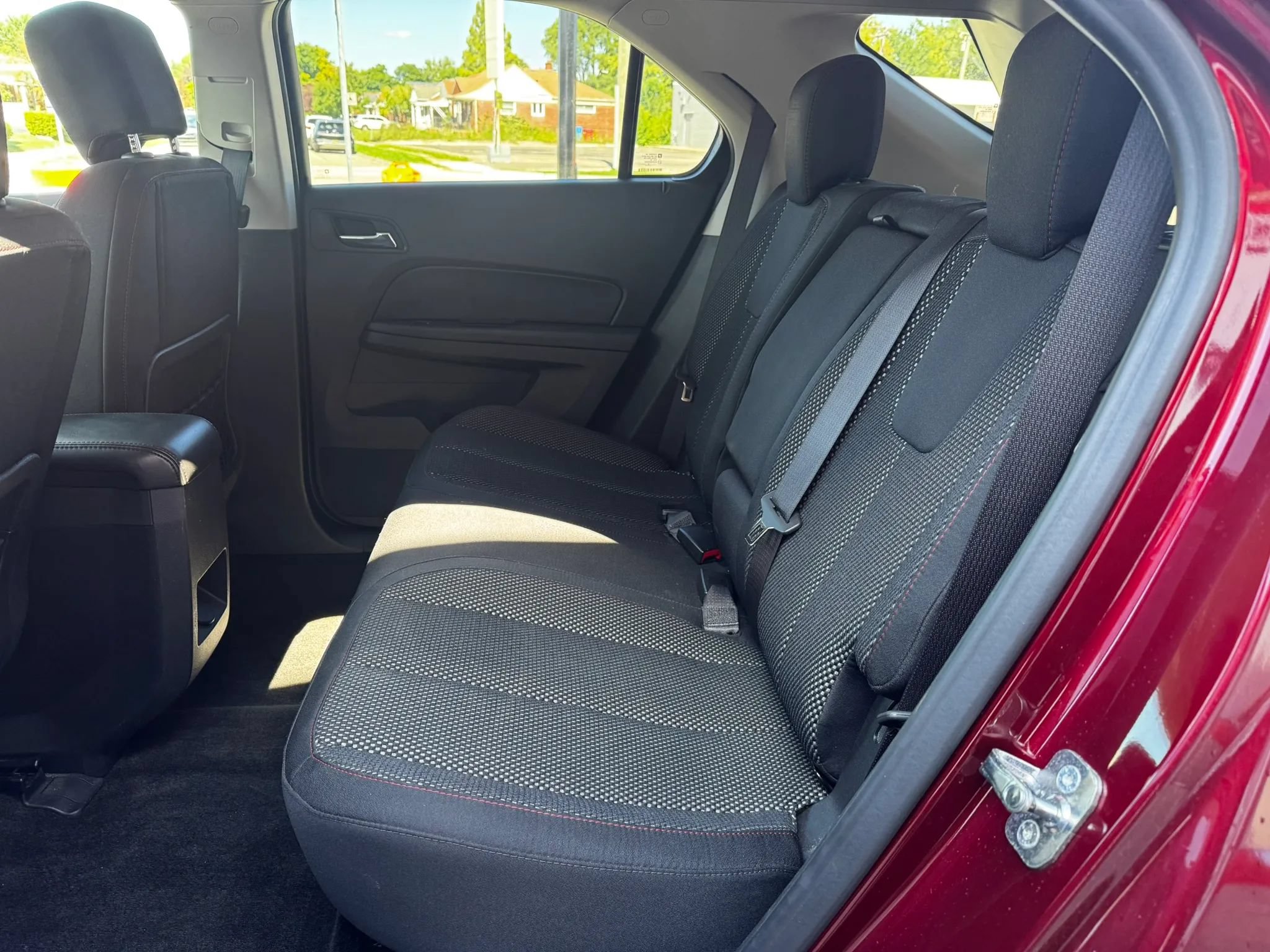 Used 2017 Chevrolet Equinox LT FWD image 16