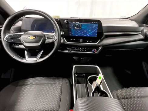 Used 2025 Chevrolet Equinox LT image 21