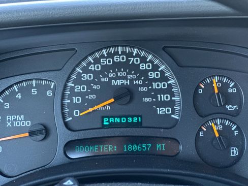 Used 2005 GMC Sierra 2500 W/T image 22